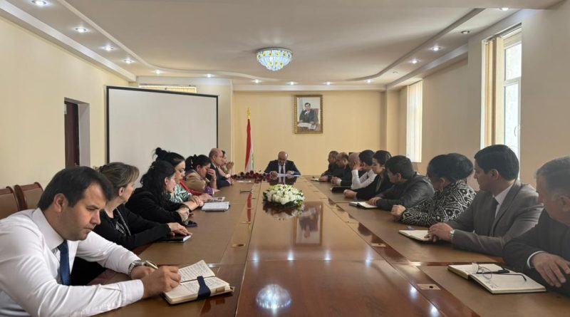 БАРГУЗОРИИ ҶАЛАСАИ ТАНТАНАВӢ  БАХШИДА БА РӮЗИ МОДАР – 8 МАРТ